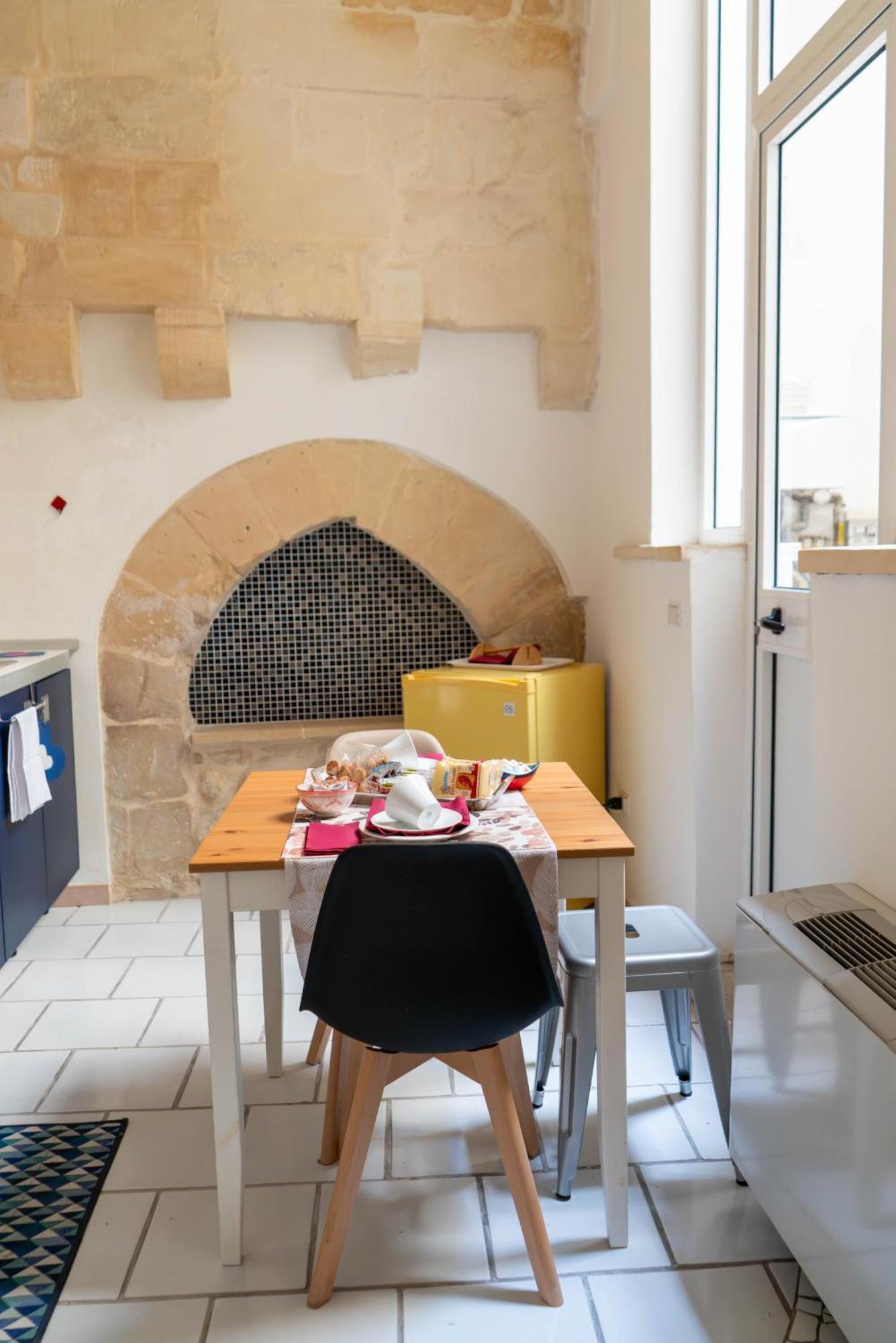 B&B Corte Dei Memoli Di Margiotta Giuseppina Lecce Exteriör bild
